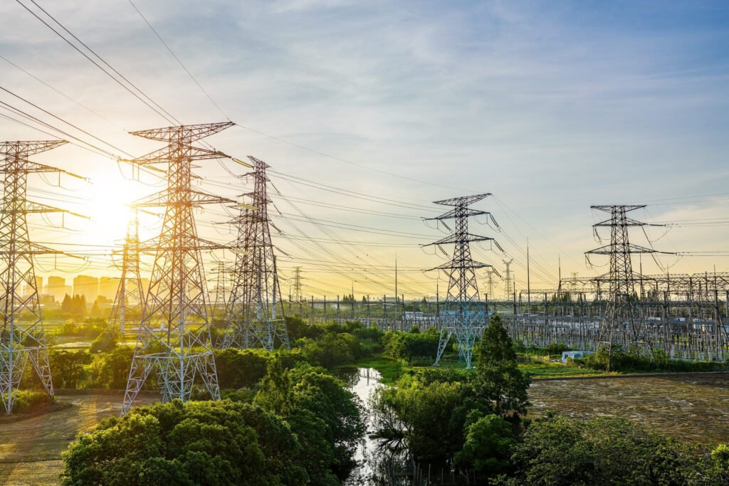 global sovereign investors shift towards energy assets amid growing dollar concerns
