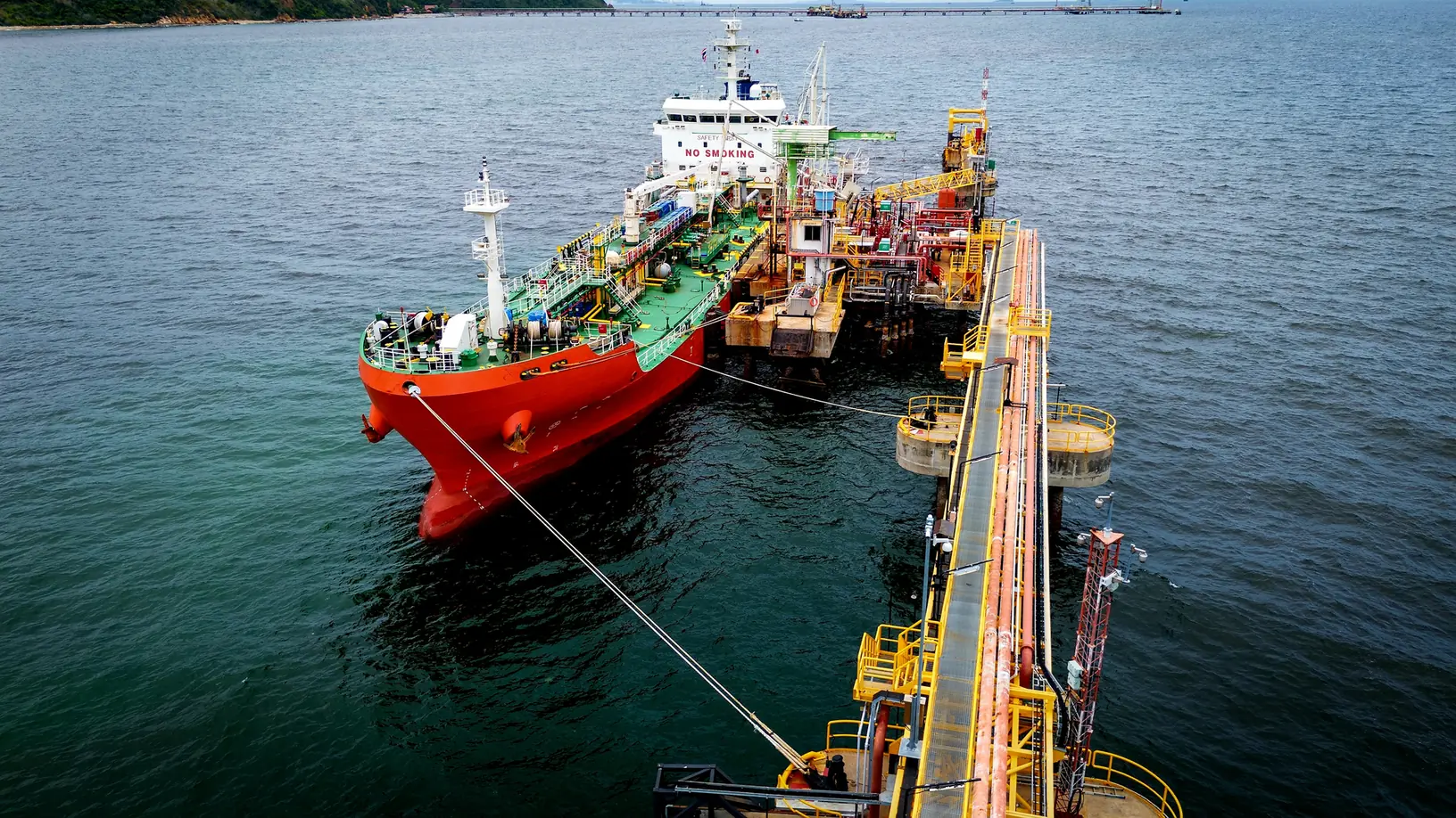 West African crude oil industry image